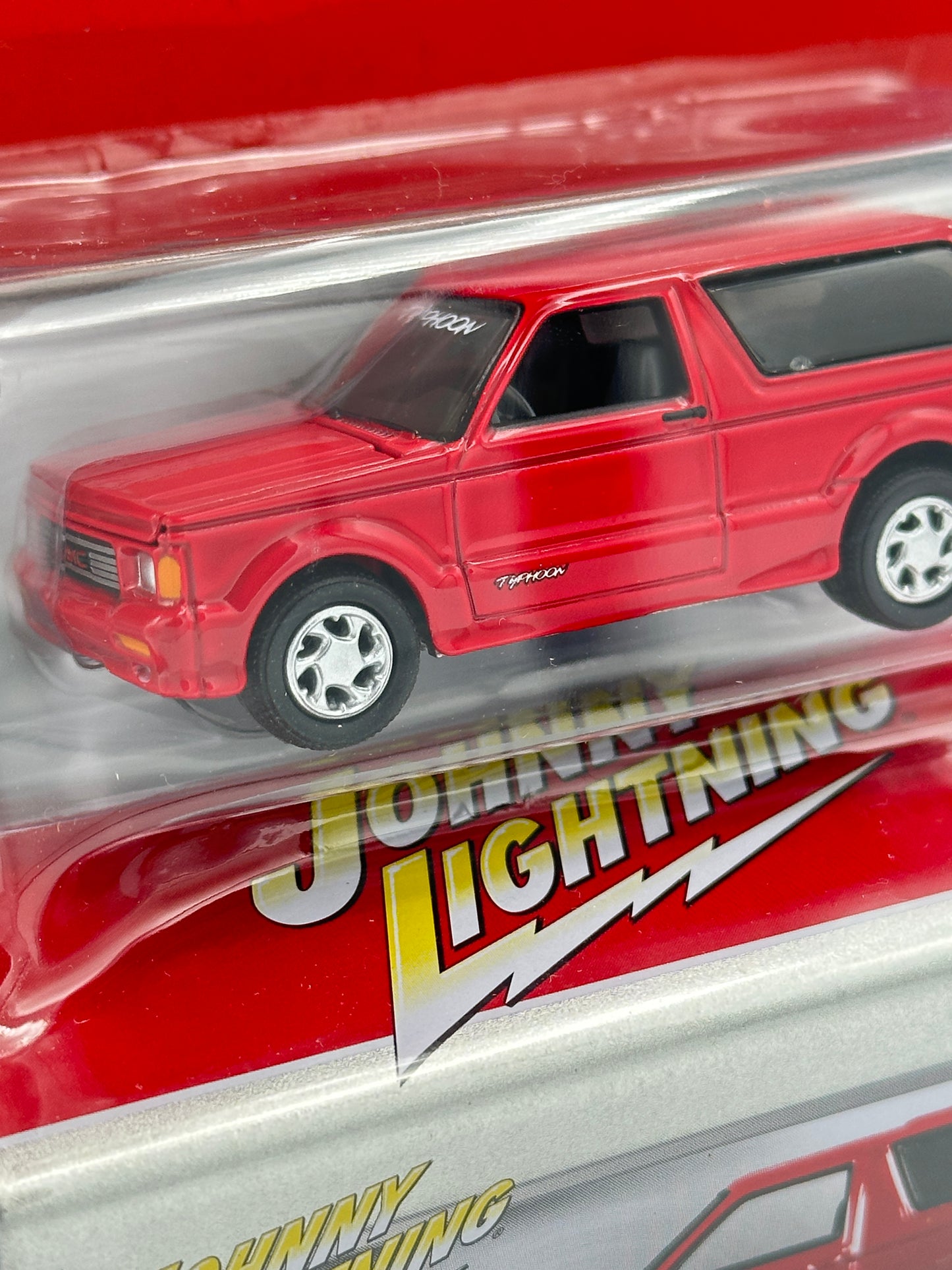GMC Typhoon - V1 Red