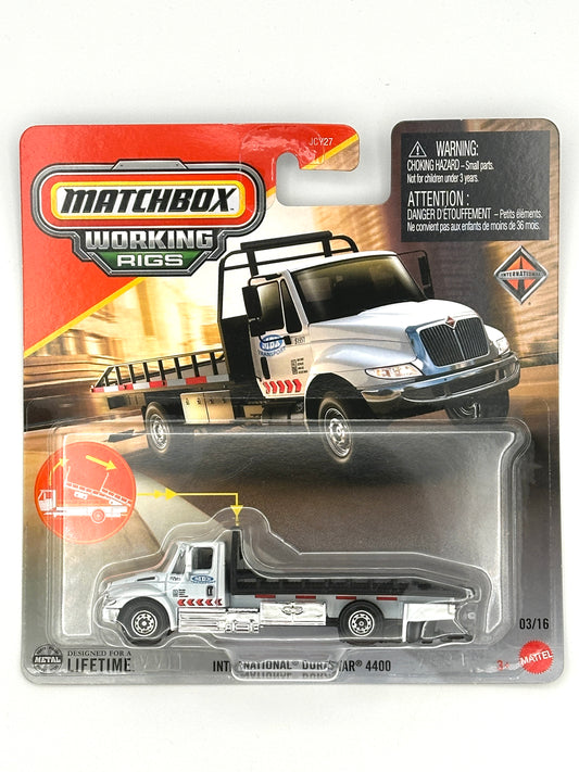 International Durastar 4400 Vehicle Transporter