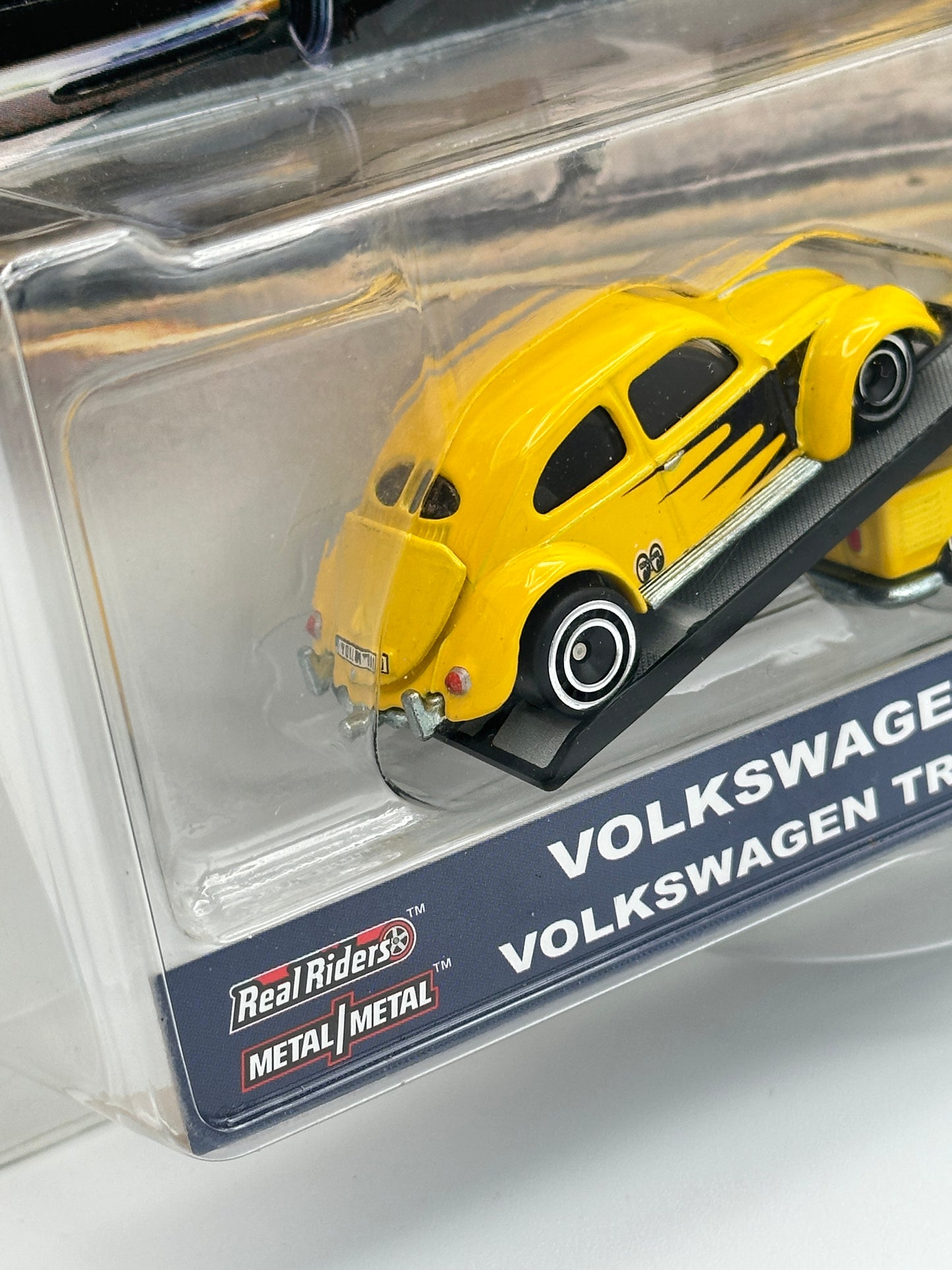 Team Transport Moon Eyes Volkswagen Classic Beetle and T1 pickup