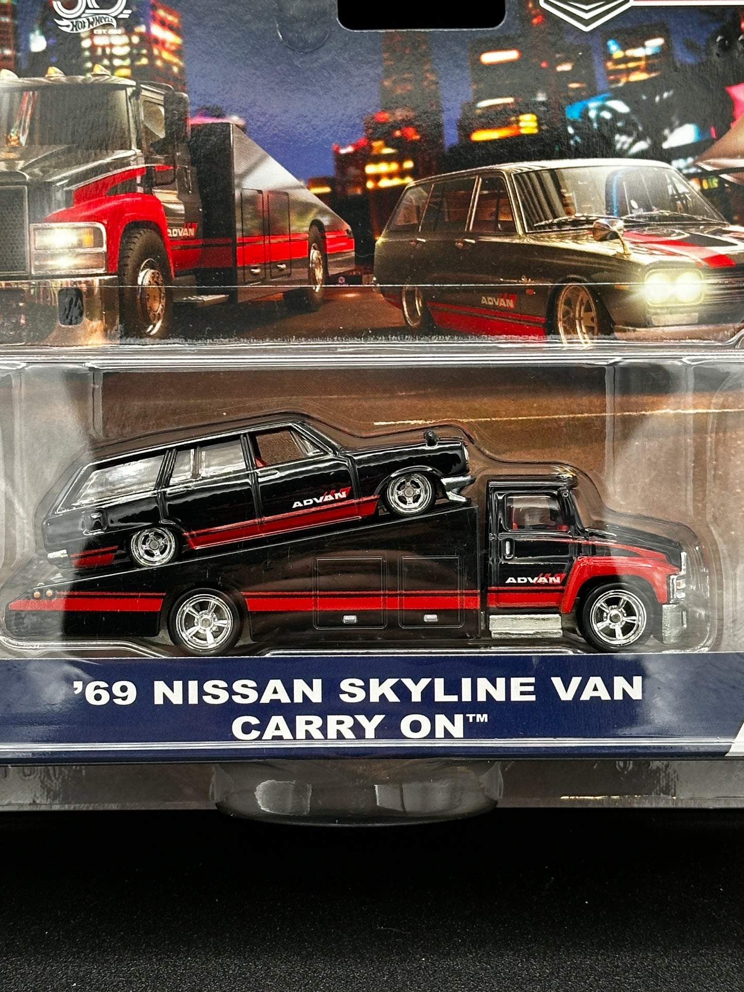 Advan Nissan Skyline Van and Carry On Transport Truck